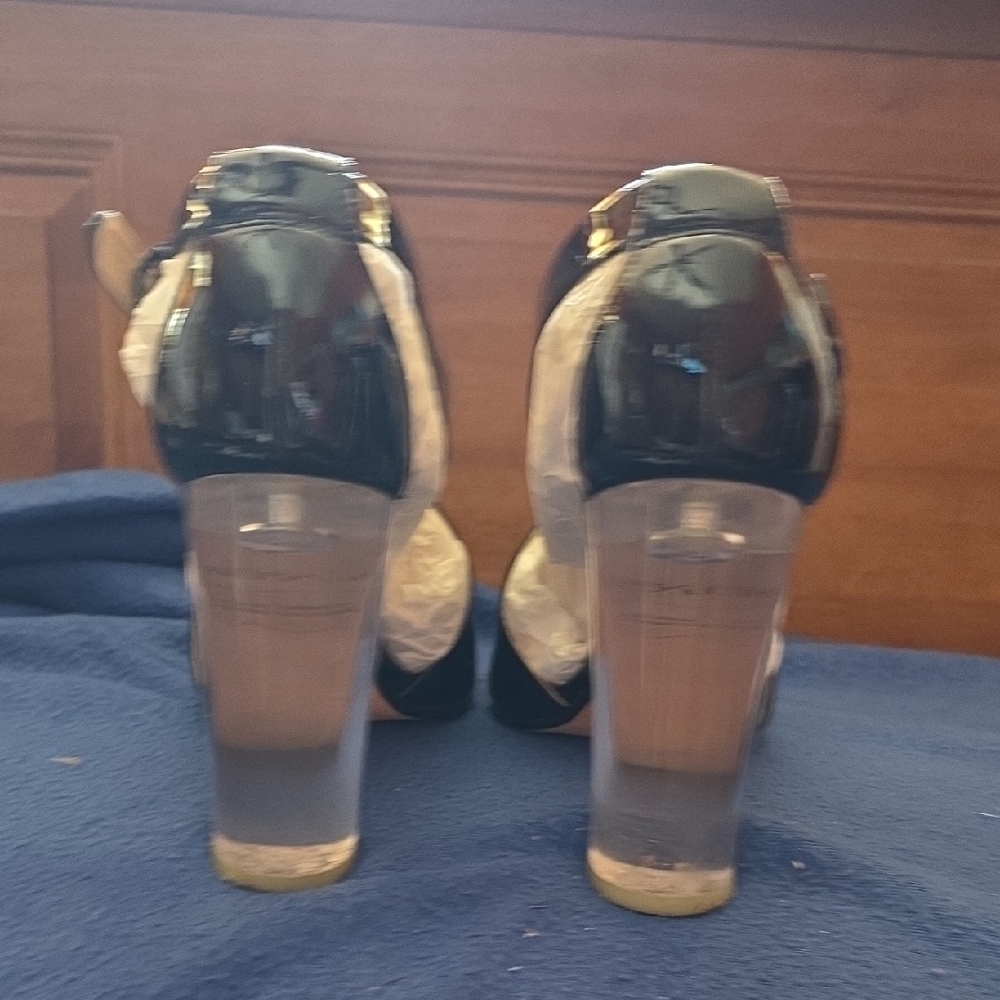 Talbots Black Patent Leather Heels with Transparent Heel - Picture 5 of 8